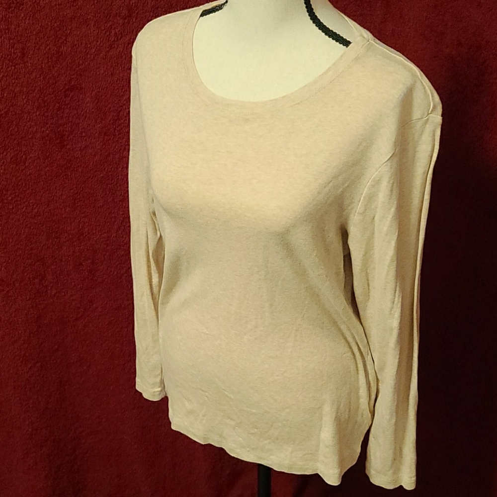 Cream Longsleeve tee!